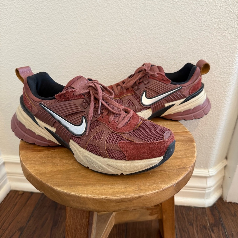 Nike Women's Burgundy and Cream Athletic Sneakers